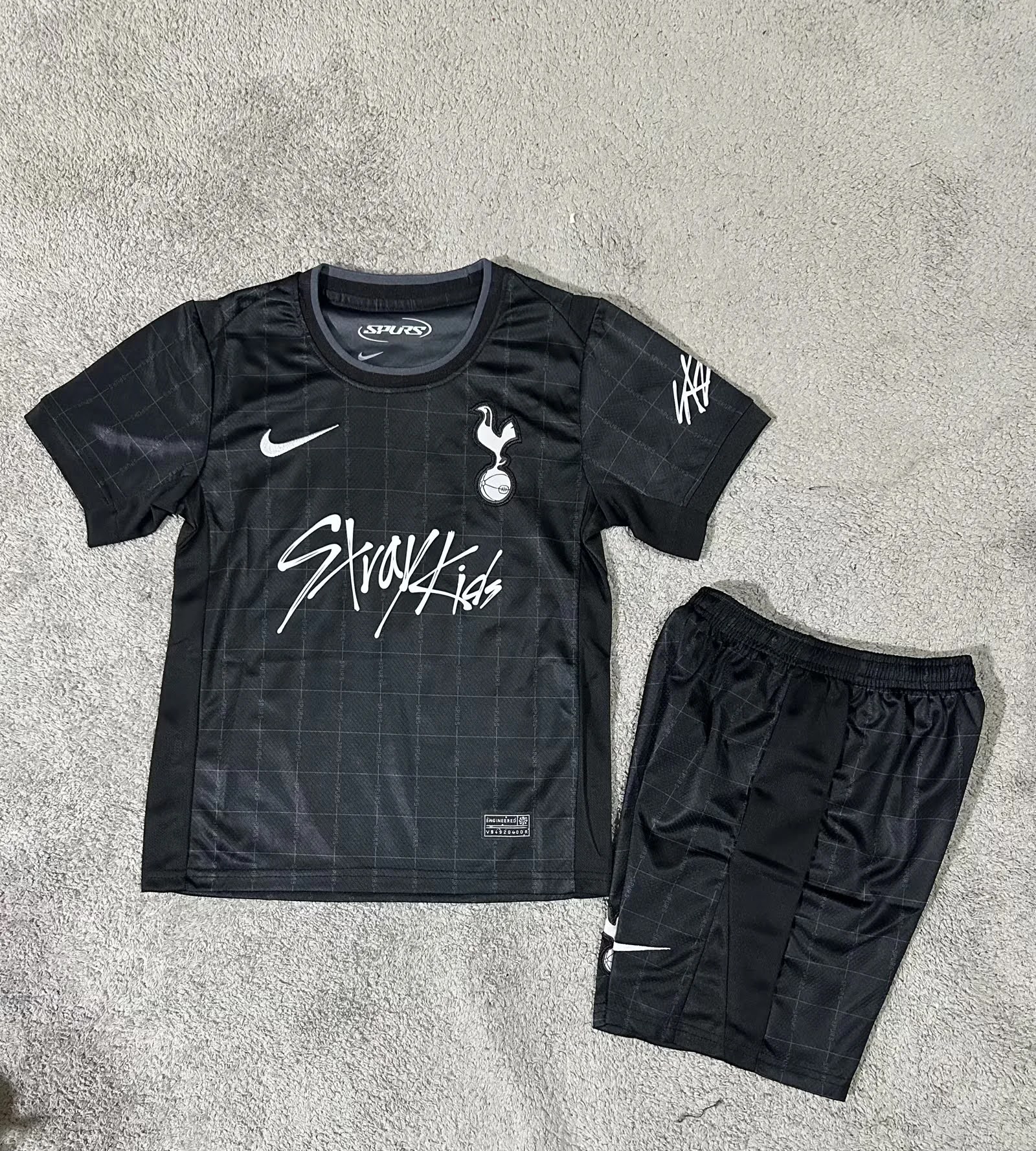 Kit Inf. Totteham